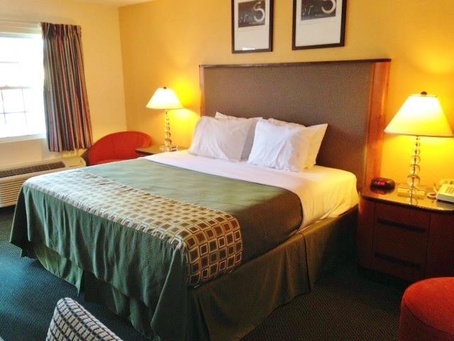 Americas Best Value Inn Media Philadelphia Room photo